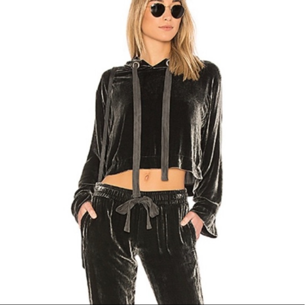 Great crushed Velvet Bella Dahl cropped hoodie